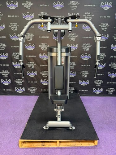 Paramount pec fly rear - paramount,